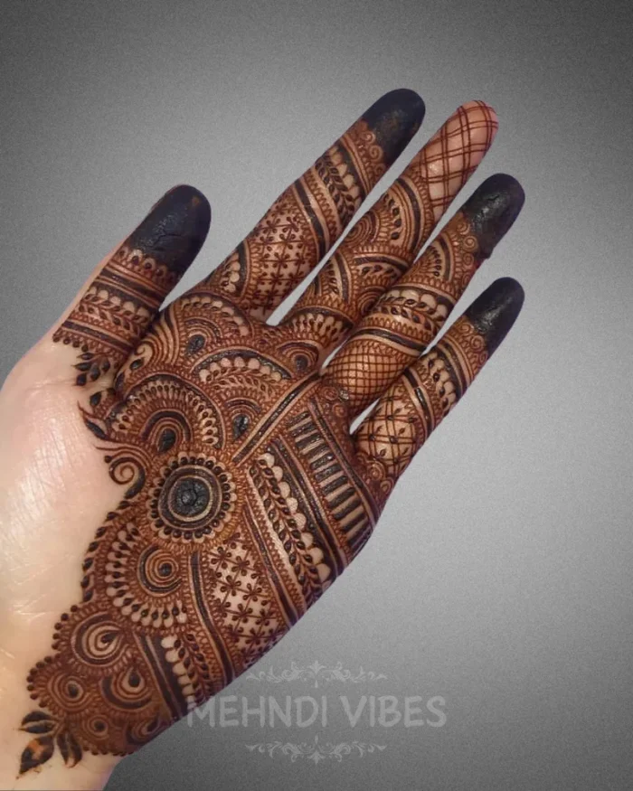 Anika Stylish Mehndi Design