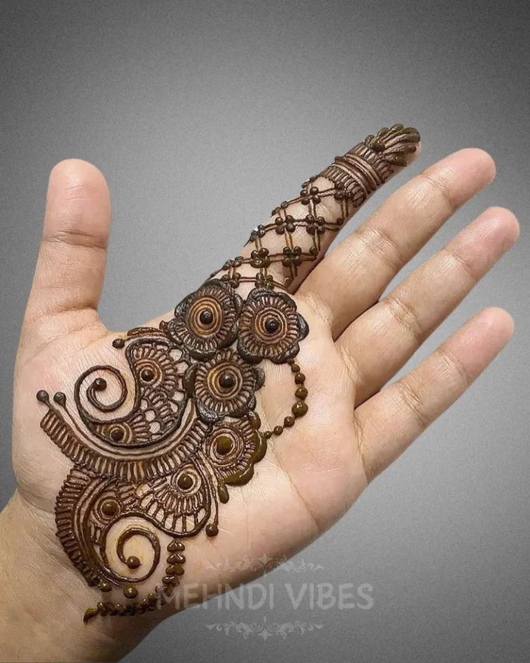 Kavya Simple Mehndi Design