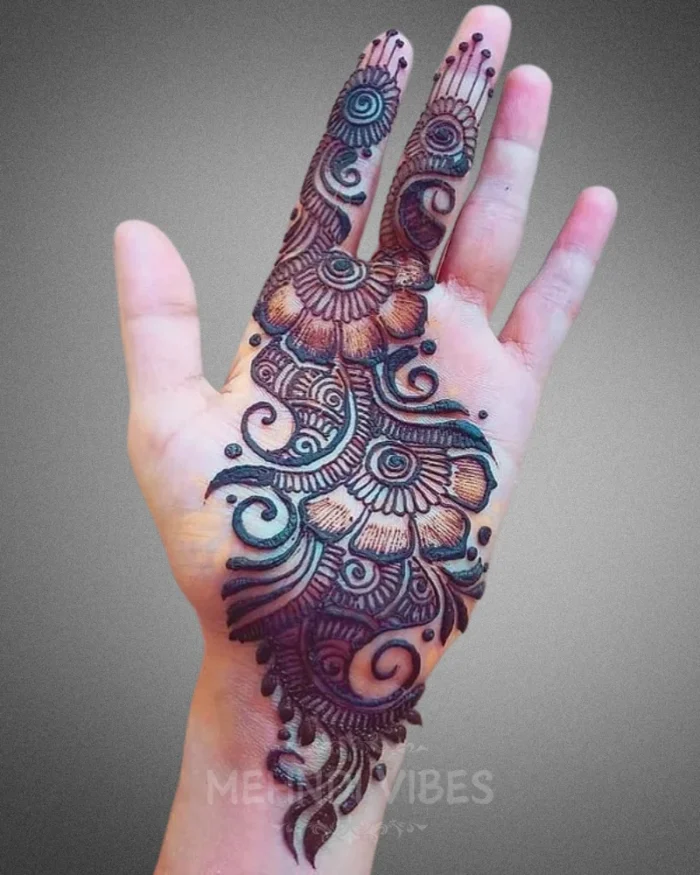 Kiara Modern Mehndi Design