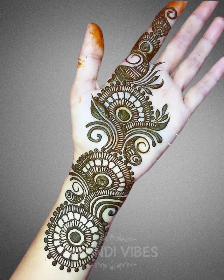 Zoya Simple Mehndi Design